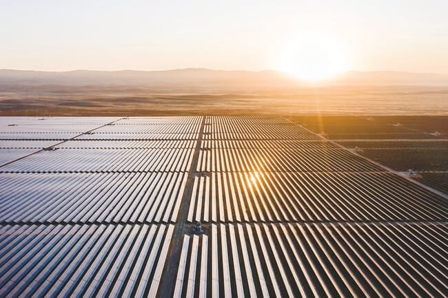 California Supera al Sol: Una Quinta Parte de su Energía Nocturna Proviene de Paneles Solares 1