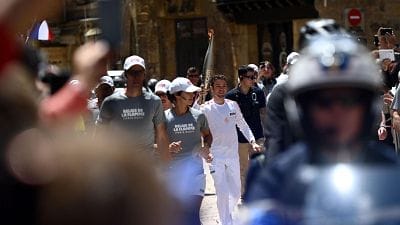Capturan un individuo que planificaba un ataque durante el recorrido de la llama Olímpica por Burdeos 1